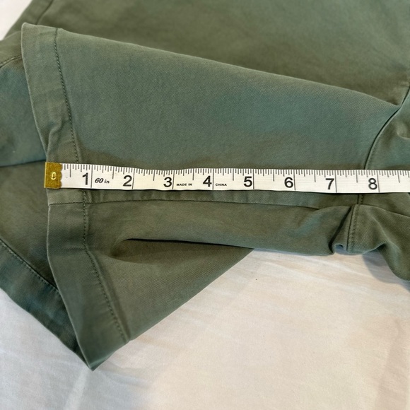 NWOT GAP Womens Dusty Green Sz: 32 - 8” Chino Stretch Shorts. Slash Pockets. - Picture 5 of 12
